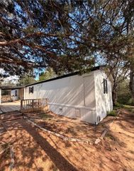 642 Hidden Oaks Dr, Elgin, TX 78621