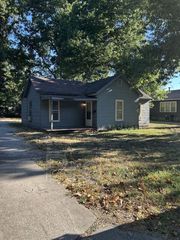208 W  Rose St, Pittsburg, KS 66762