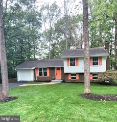 4 Knightsbridge Way, Stafford, VA 22554
