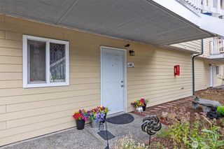 8823 Holly Drive #L101, Everett, WA 98208