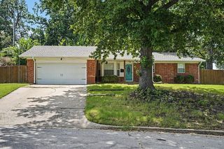 904 N  Lake Dr, Sand Springs, OK 74063