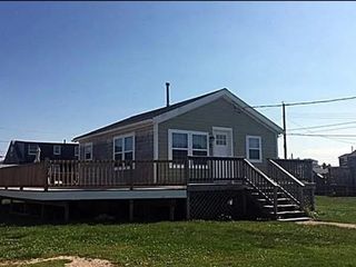5 Arbeth Rd, Narragansett, RI 02879