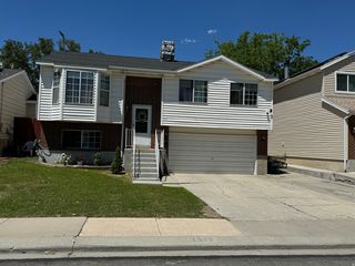 1542 Crystal Ridge Dr, West Jordan, UT 84084