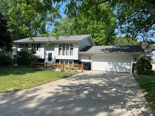 440 W  Lincoln Dr, Deforest, WI 53532