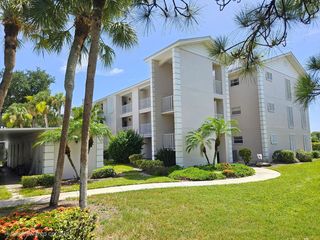 437 Cerromar Ln #424-22, Venice, FL 34293