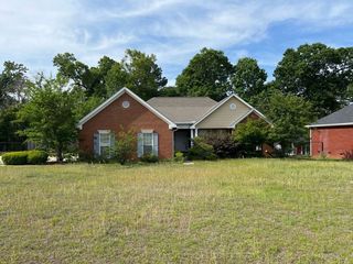 3701 Castle Pines Ln, Albany, GA 31721
