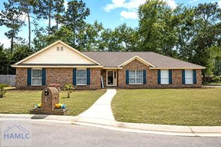 521 Bennington Ct, Hinesville, GA 31313