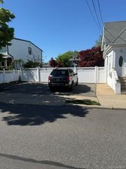 38 Grant Ave, Bethpage, NY 11714