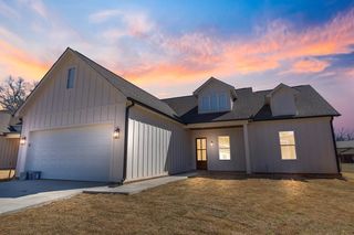 1010 Lily Ln, Oxford, MS 38655