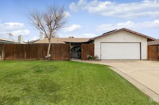 3001 Royal Oak Dr, Bakersfield, CA 93306
