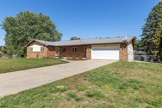 3321 Keswick Dr NE, Belmont, MI 49306