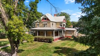 208 Court St, Vermillion, SD 57069