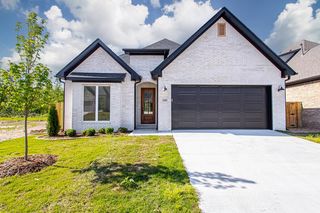 305 Kanis Ridge Dr, Little Rock, AR 72223