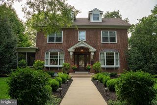 239 Elm Ave, Hershey, PA 17033