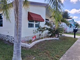 1001 Starkey Rd #468, Largo, FL 33771