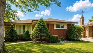 21240 Evergreen St, Saint Clair Shores, MI 48082