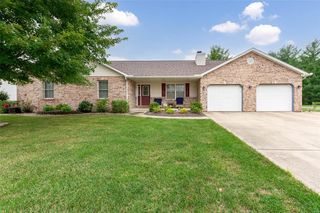 2000 Richview Dr, Saint Jacob, IL 62281