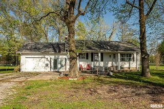814 W  15th St, Johnston City, IL 62951