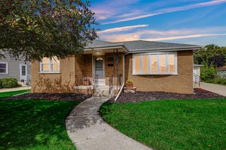 2831 Strong St, Highland, IN 46322