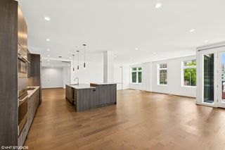 434 W  Melrose St #401, Chicago, IL 60657