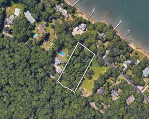 17 Tuthill Dr, Shelter Island Heights, NY 11965