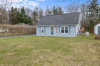 613 Milsom Pkwy, Angola, NY 14006