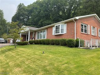 1010 Oakwood Ter, Saint Marys, WV 26170