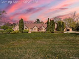 49202 Cheshire Ln, Canton, MI 48187