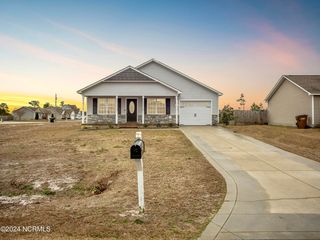 316 Sinclair Lane, Hubert, NC 28539