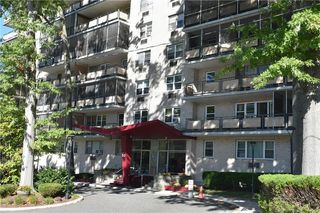 80 Cartright Street #PHF, Bridgeport, CT 06610