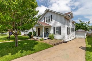 240 State St, Dubuque, IA 52003