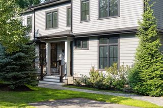 32 Lantern Ln, Wellesley, MA 02481