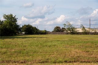 9901 Hunters Way, College Station, TX 77845