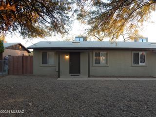 1238 E  24th St, Tucson, AZ 85713