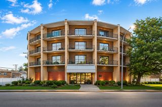 3900 W  95th St #201, Evergreen Park, IL 60805