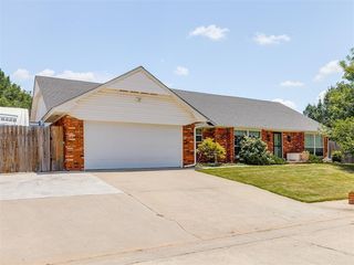 201 W  Grand Teton Ct, Yukon, OK 73099