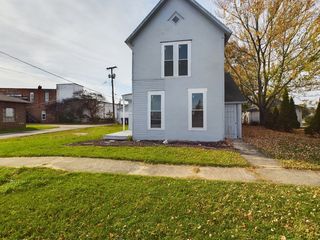 130 N  Broadway St, Albany, IN 47320