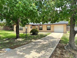 481 Water Ct, Ocala, FL 34472