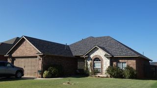 1512 NE Stonehouse Dr, Elgin, OK 73538