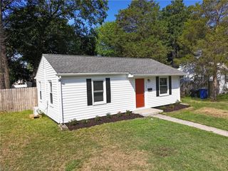 7707 Wickham Ave, Newport News, VA 23605