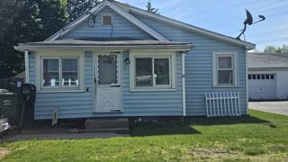 21 Eagle St, Ware, MA 01082