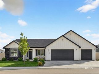 436 October Sky St, New Plymouth, ID 83655