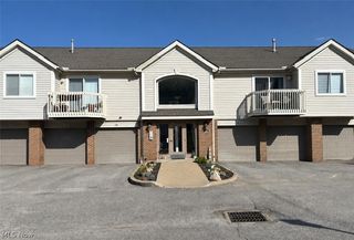 1411 Buckingham Gate Blvd, Cuyahoga Falls, OH 44221