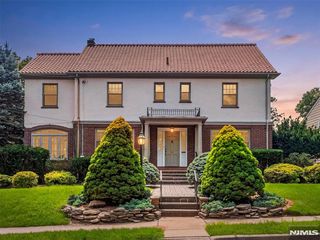 22 Serafin Pl, Glen Rock, NJ 07452