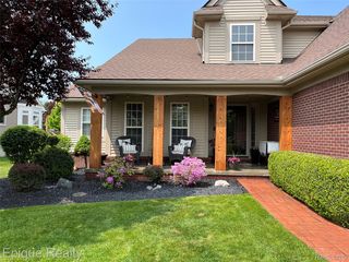 270 Derby Ln, Oxford, MI 48371