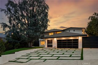 19660 Valdez Dr, Tarzana, CA 91356
