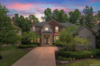 16712 Yellowstone Dr, Northville, MI 48168