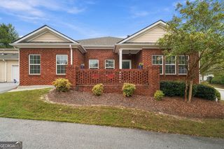 341 Villa Park Cir, Stone Mountain, GA 30087