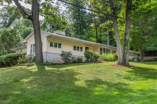 56 HILLCREST AVE, Hawthorne, NJ 07506