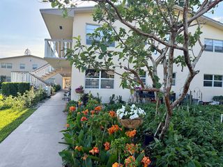 228 W  Canterbury Dr #J, West Palm Beach, FL 33407